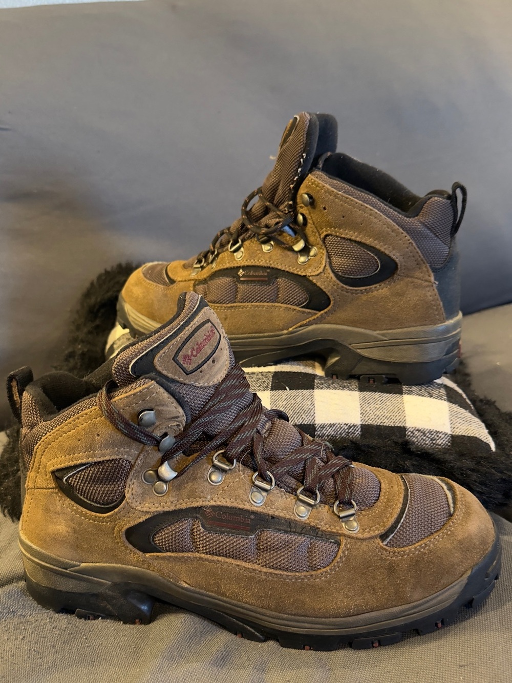 Columbia Men's Brown Suede Lace-Up Hiking Boots